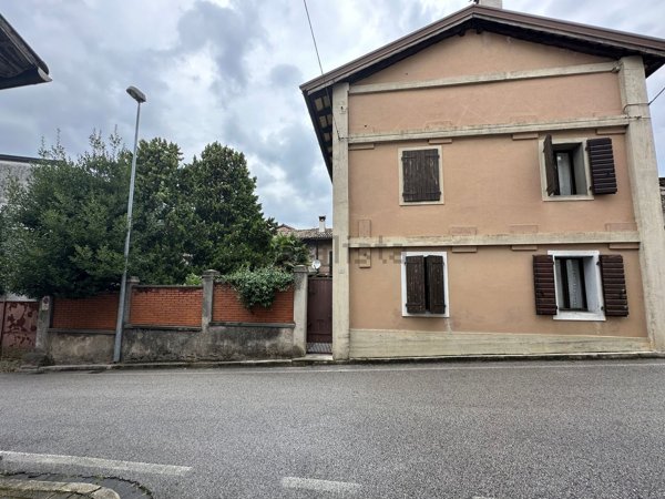casa indipendente in vendita a Fagagna