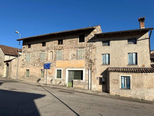 casa indipendente in vendita a Fagagna in zona Madrisio