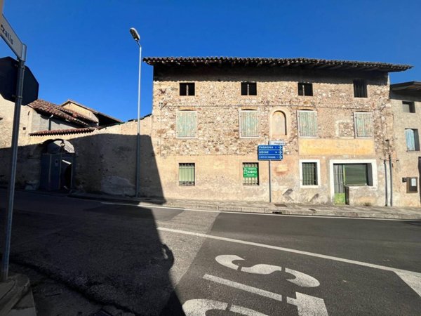 casa indipendente in vendita a Fagagna in zona Madrisio