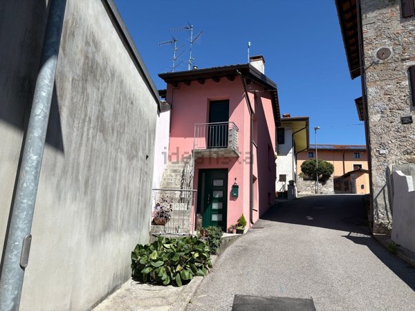 casa indipendente in vendita a Fagagna in zona San Giovanni in Colle