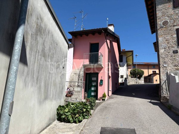 casa indipendente in vendita a Fagagna in zona Madrisio