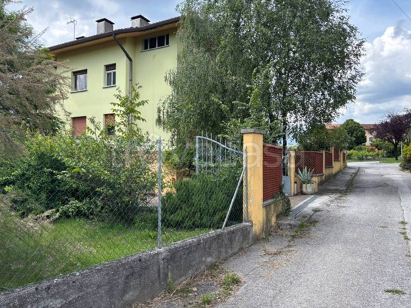 casa indipendente in vendita a Fagagna in zona Madrisio