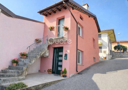 casa indipendente in vendita a Fagagna in zona Madrisio