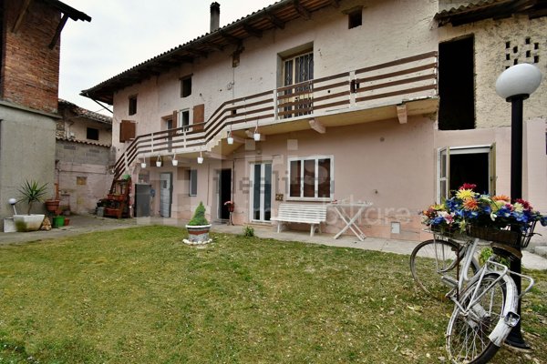 casa semindipendente in vendita a Flaibano