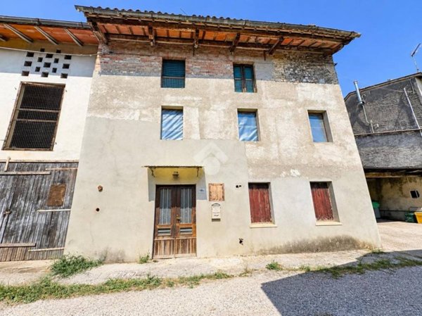 casa indipendente in vendita a Flaibano