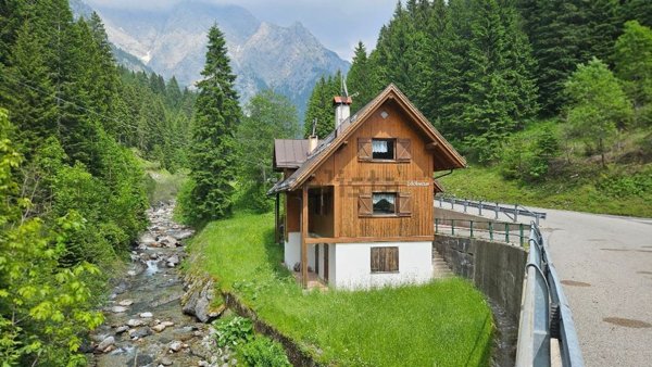 casa indipendente in vendita a Forni Avoltri