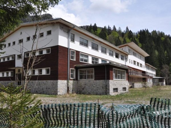 intera palazzina in vendita a Forni di Sopra