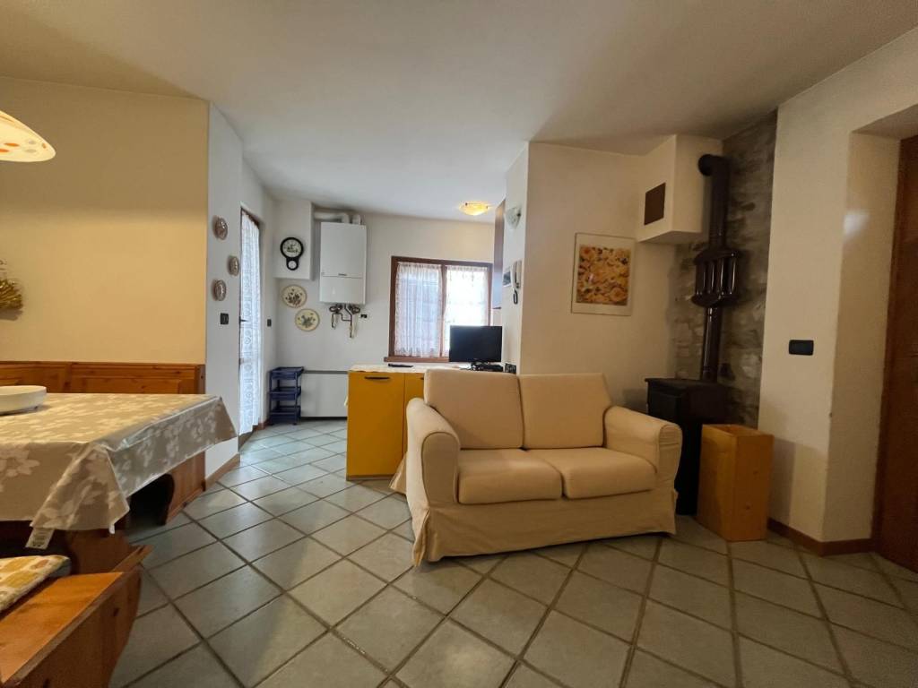 appartamento in vendita a Forni di Sopra in zona Vico