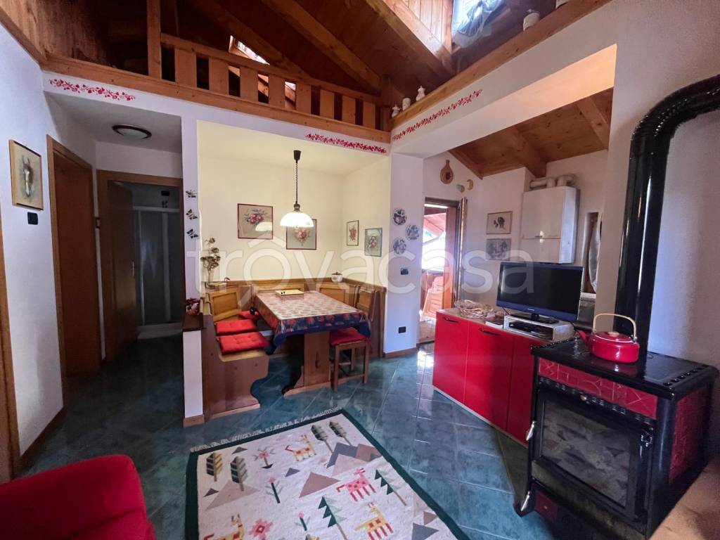 appartamento in vendita a Forni di Sopra in zona Vico