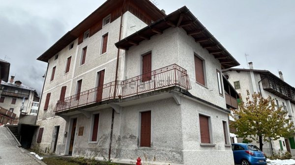 casa indipendente in vendita a Forni di Sotto