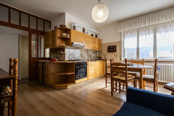 casa indipendente in vendita a Forni di Sotto