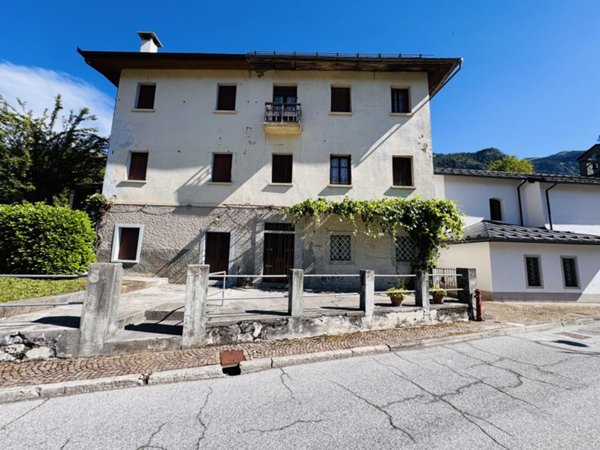 casa indipendente in vendita a Forni di Sotto in zona Vico