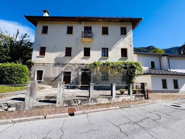 casa indipendente in vendita a Forni di Sotto in zona Vico