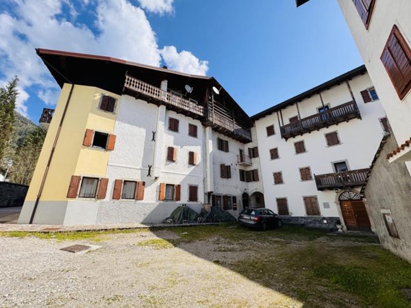 casa indipendente in vendita a Forni di Sotto in zona Baselia