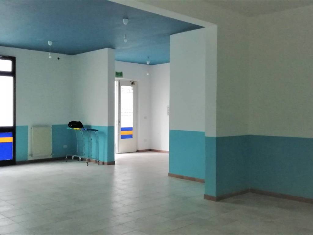 negozio in vendita a Gemona del Friuli