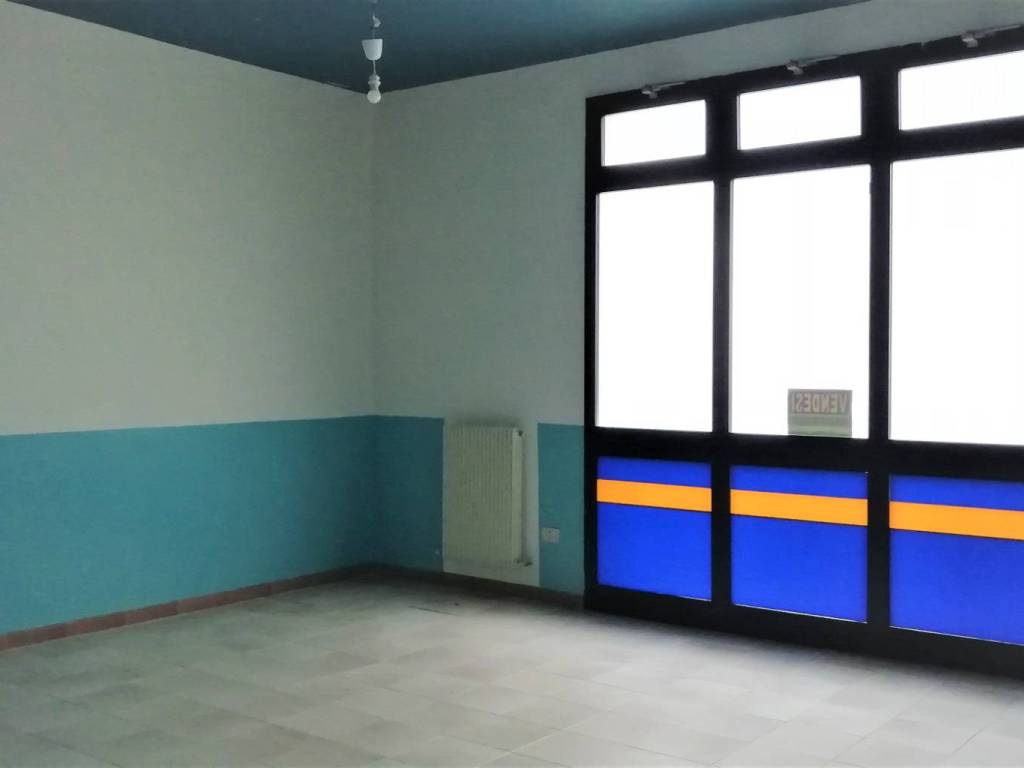 negozio in vendita a Gemona del Friuli