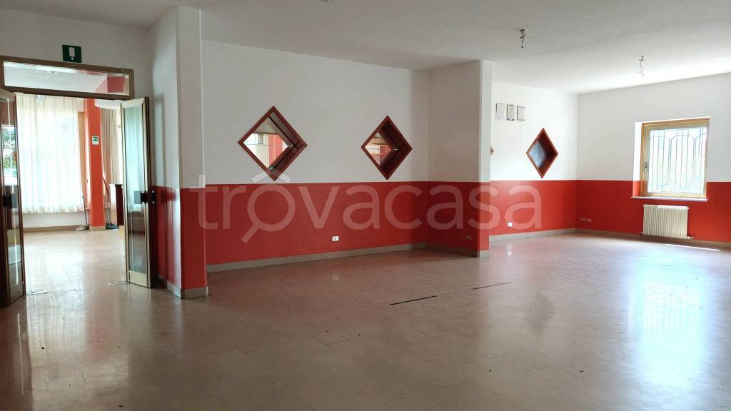 negozio in vendita a Gemona del Friuli