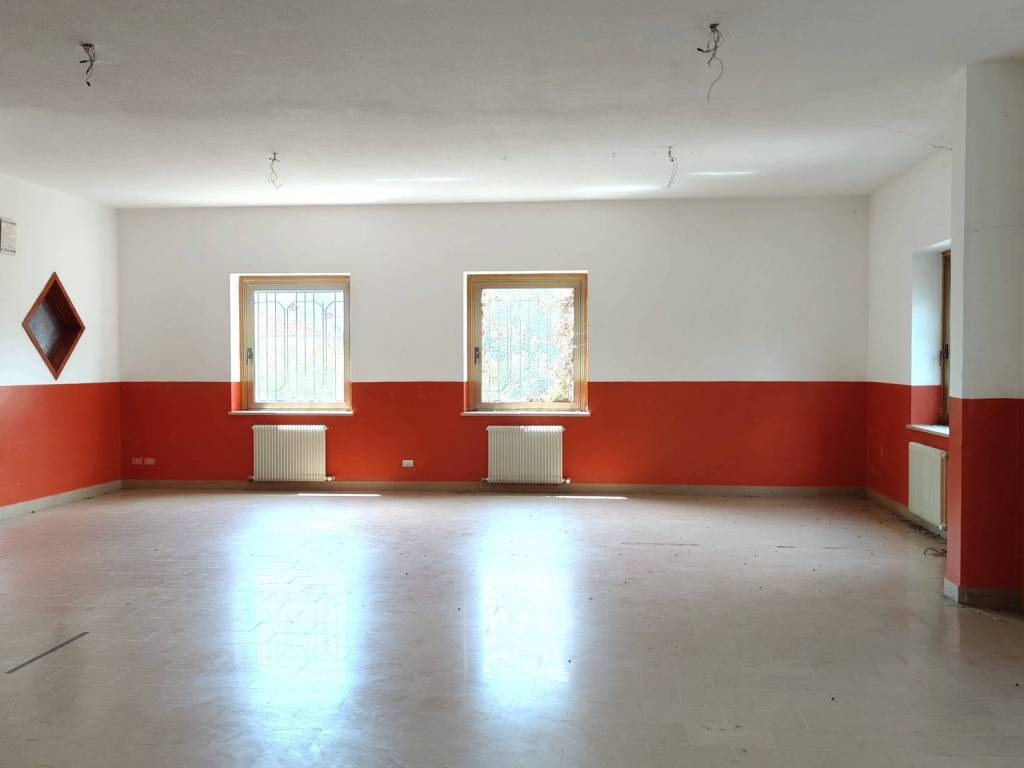 negozio in vendita a Gemona del Friuli