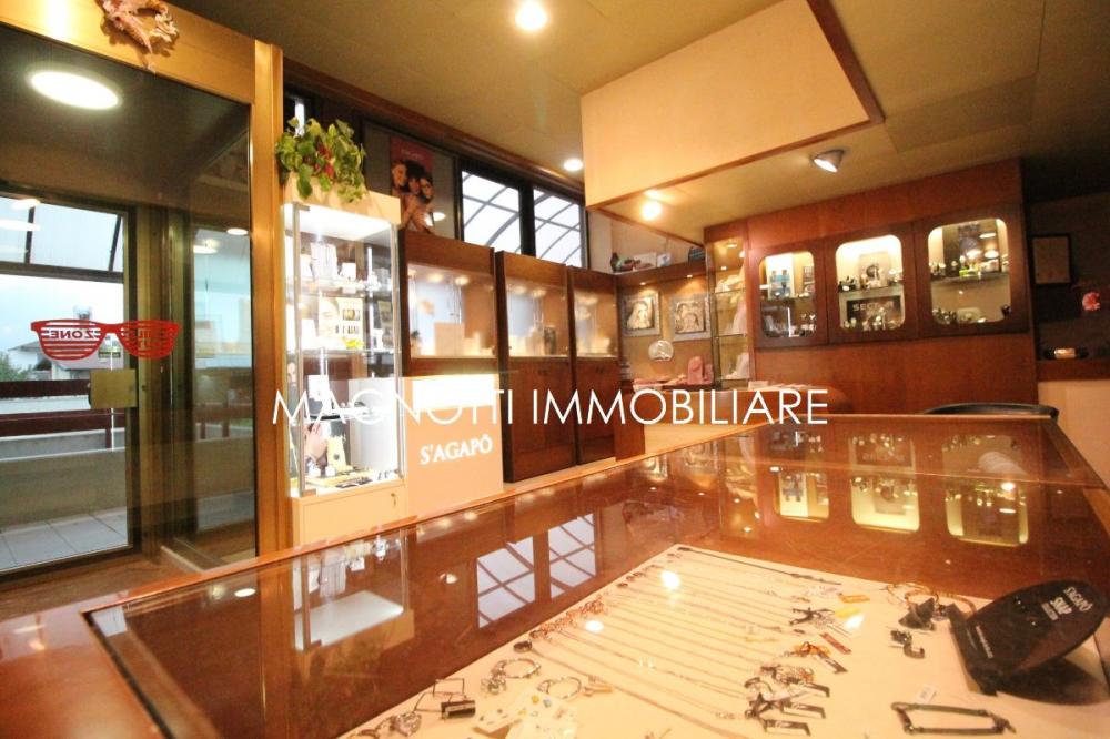 negozio in vendita a Gemona del Friuli