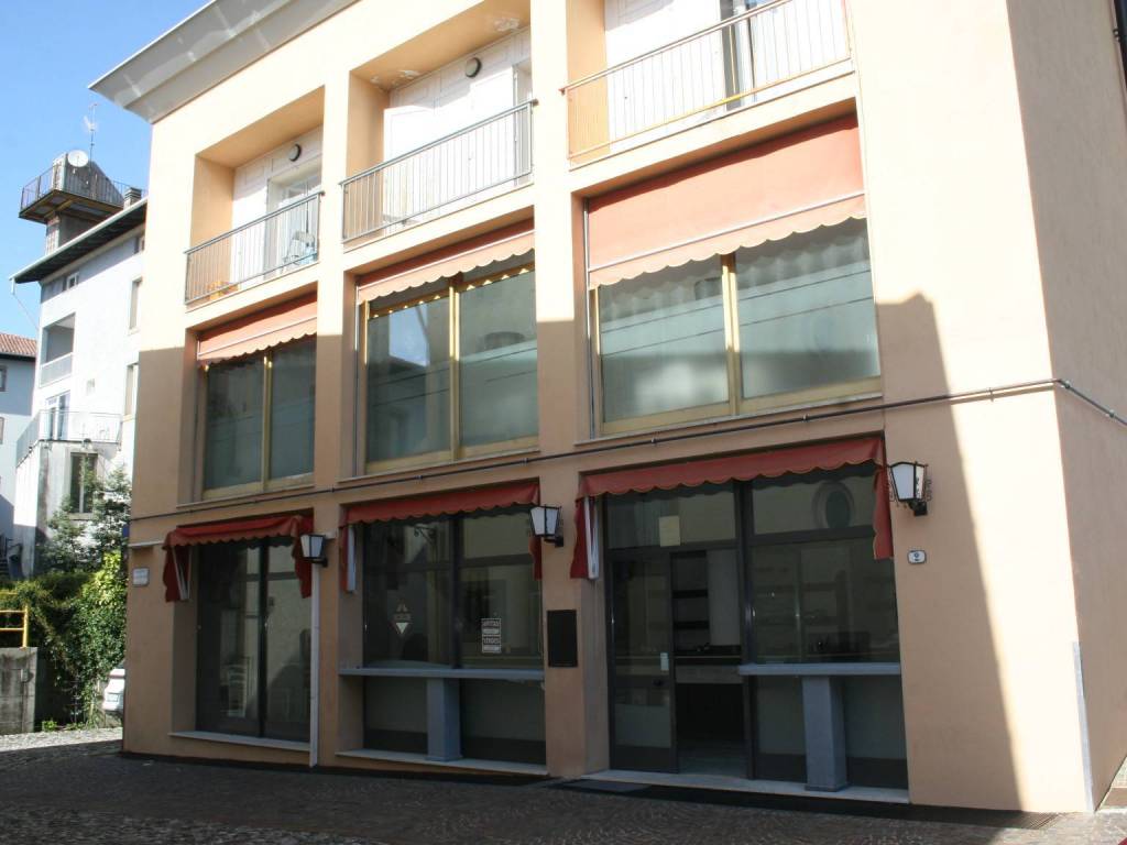 locale commerciale in vendita a Gemona del Friuli
