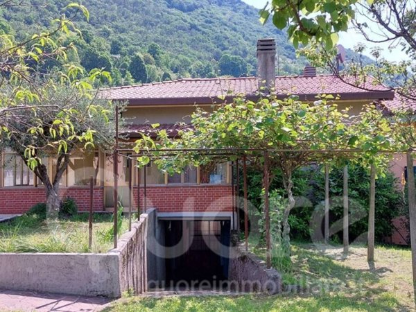 casa indipendente in vendita a Gemona del Friuli