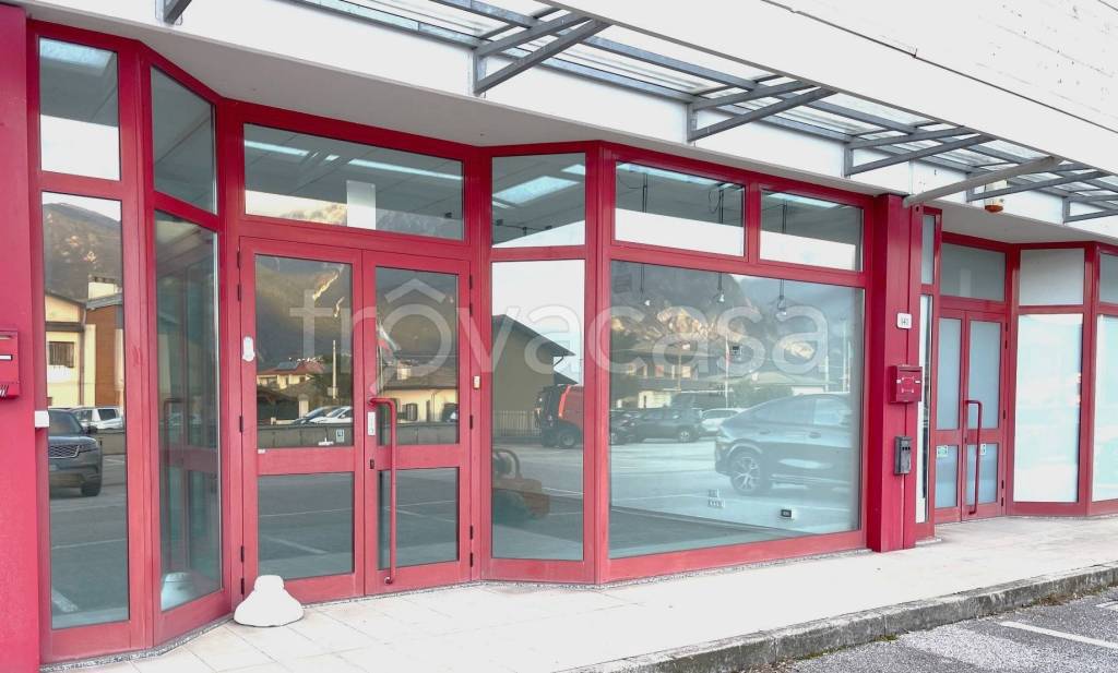 negozio in vendita a Gemona del Friuli in zona Taboga