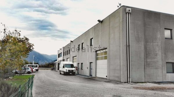 locale di sgombero in vendita a Gemona del Friuli