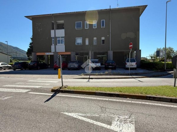 negozio in vendita a Gemona del Friuli