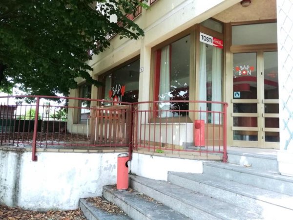 negozio in vendita a Gemona del Friuli in zona Piovega