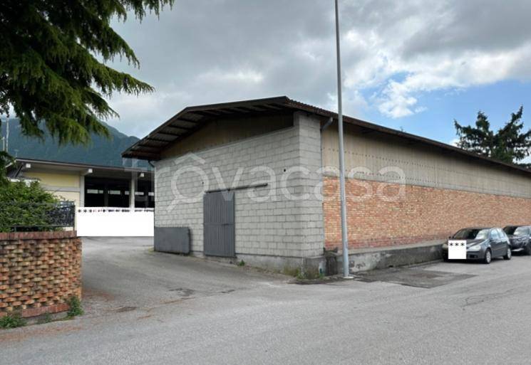 locale commerciale in vendita a Gemona del Friuli in zona Gois