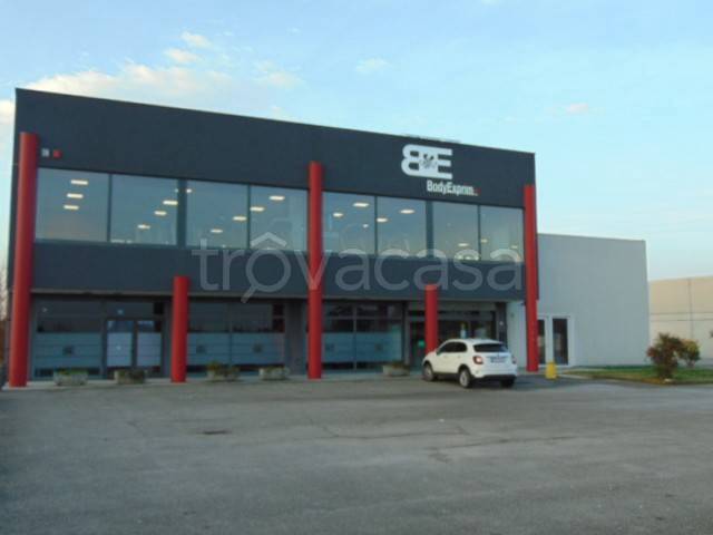 locale commerciale in vendita a Gonars
