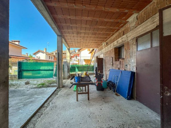 locale di sgombero in vendita a Gonars in zona Ontagnano