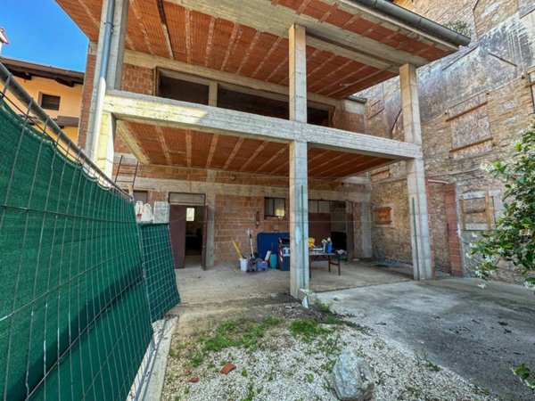 locale commerciale in vendita a Gonars in zona Ontagnano