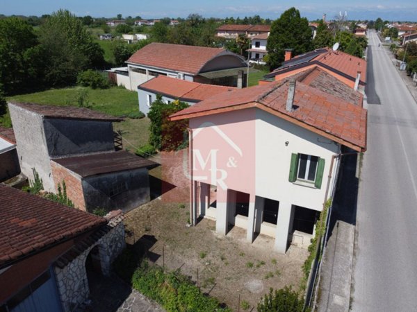 casa indipendente in vendita a Gonars