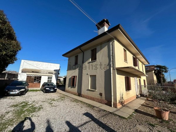 casa indipendente in vendita a Gonars