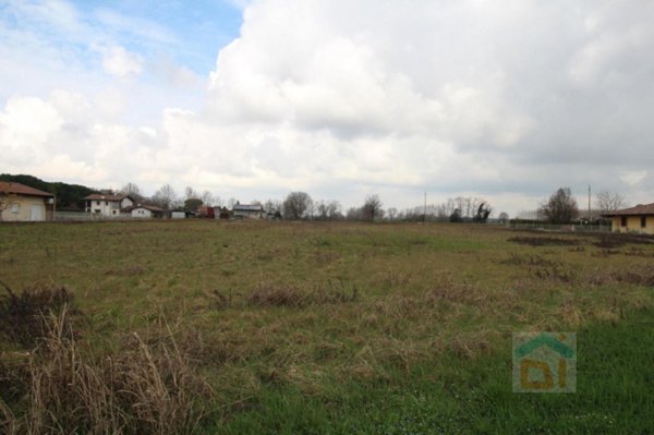 terreno edificabile in vendita a Gonars