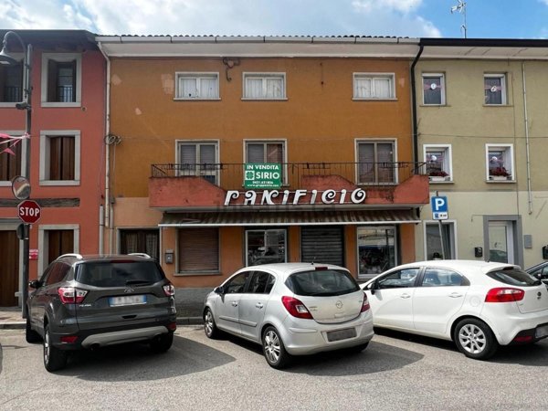 esavano in vendita a Gonars