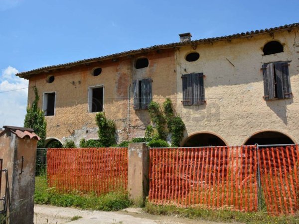casale in vendita a Gonars in zona Fauglis