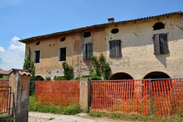 casale in vendita a Gonars in zona Fauglis