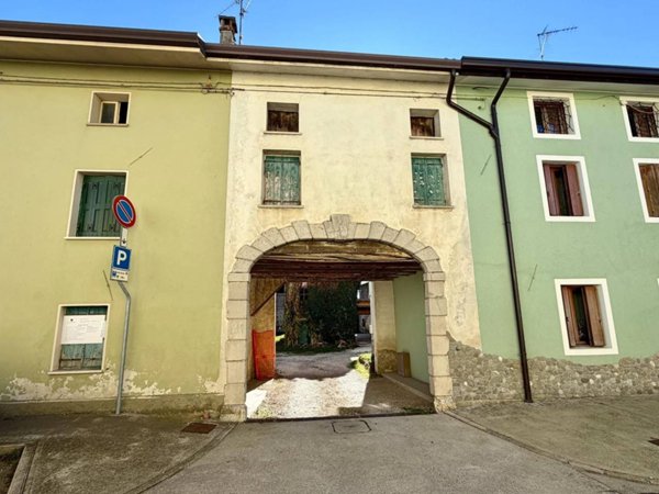 casale in vendita a Gonars in zona Fauglis