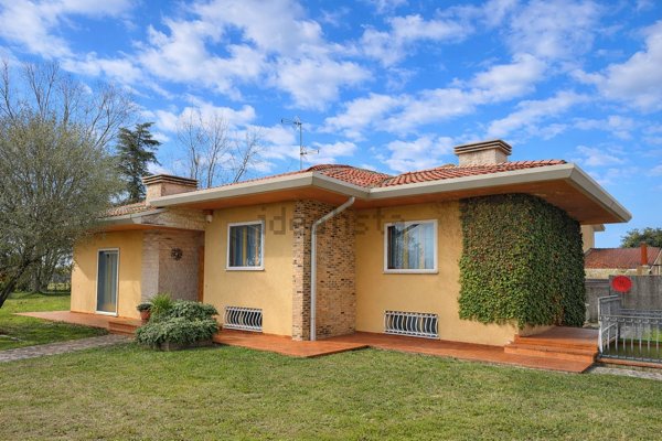 casa indipendente in vendita a Gonars