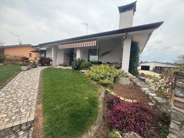 casa indipendente in vendita a Gonars