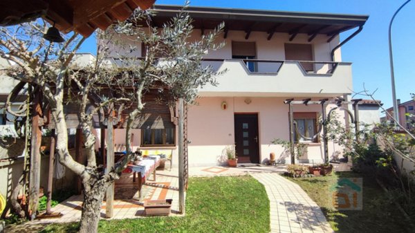 casa indipendente in vendita a Gonars in zona Fauglis