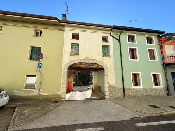 casale in vendita a Gonars in zona Fauglis