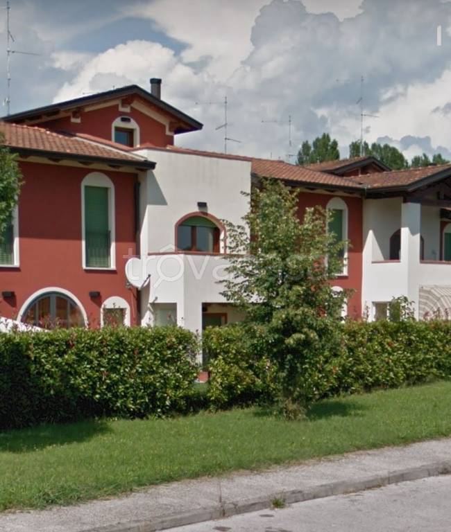 casa indipendente in vendita a Latisana in zona Paludo