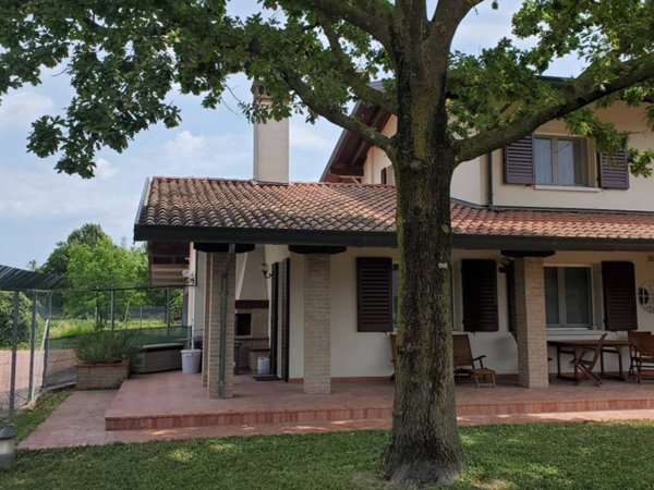 casa indipendente in vendita a Latisana