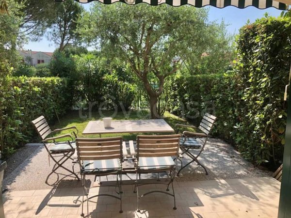 casa indipendente in vendita a Latisana in zona Bevazzana