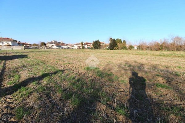 terreno edificabile in vendita a Latisana in zona Pertegada