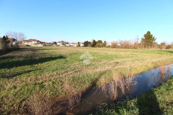 terreno agricolo in vendita a Latisana in zona Pertegada