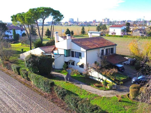 casa indipendente in vendita a Latisana